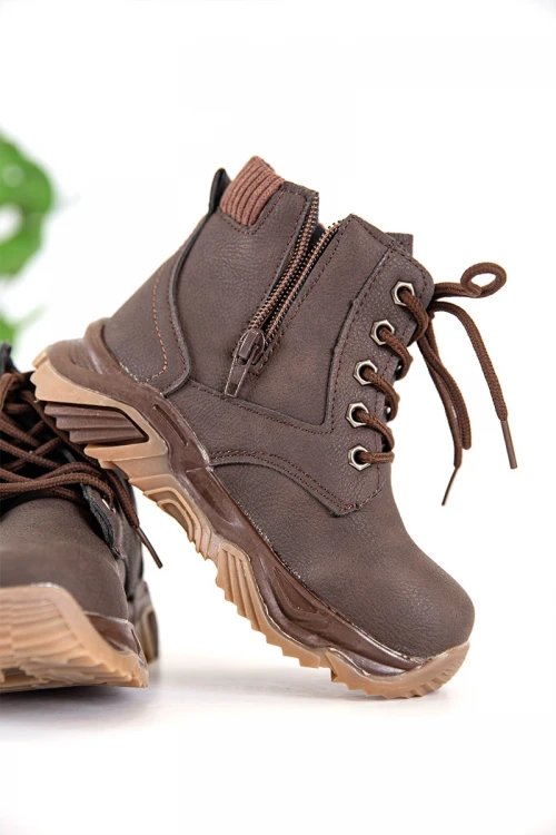 حذاء بوت ولادي شتوي متعدد الألوان مبطن بفرو و بسحاب جانبي للغلق