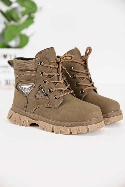 حذاء بوت بناتي شتوي لون أسود بطول الكاحل بحزام و سحاب جانبي للغلق