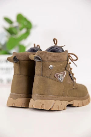 حذاء بوت بناتي شتوي لون بني بطول الكاحل بحزام و سحاب جانبي للغلق