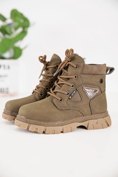 حذاء بوت بناتي شتوي لون أسود بطول الكاحل بحزام و سحاب جانبي للغلق