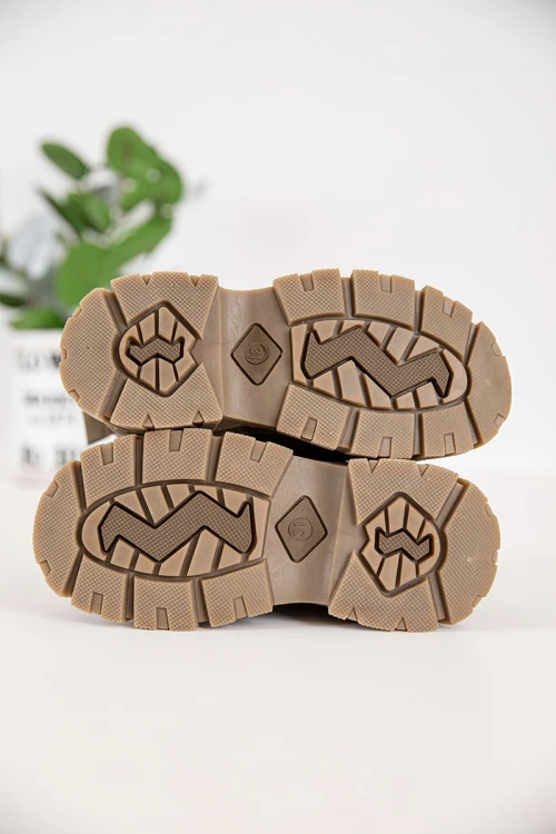 حذاء بوت بناتي شتوي لون أسود بطول الكاحل بحزام و سحاب جانبي للغلق