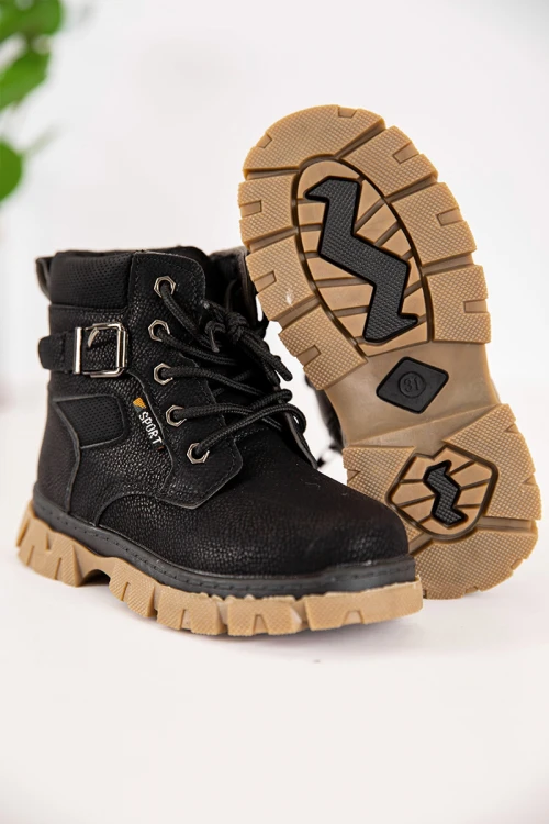 حذاء بوت بناتي شتوي لون أسود بطول الكاحل بحزام و سحاب جانبي للغلق