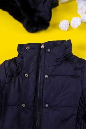 جاكيت بناتي شتوي لون أسود بقبعة رأس منفصلة و أكمام طويلة بجيوب وسحاب من الأمام 