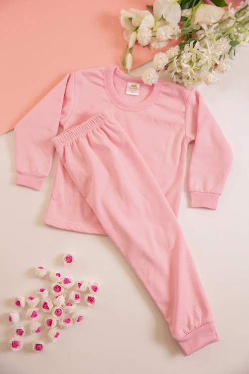 طقم بيجاما بناتي شتوي قطعتين لون وردي بأكمام طويلة مع بنطلون طويل بزم