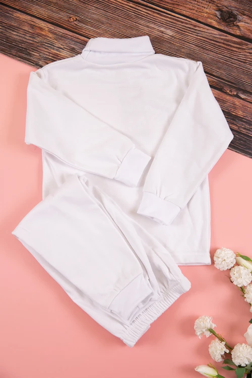 طقم بيجاما بناتي شتوي قطعتين لون أبيض بأكمام طويلة و رقبة عالية مع بنطلون طويل بزم