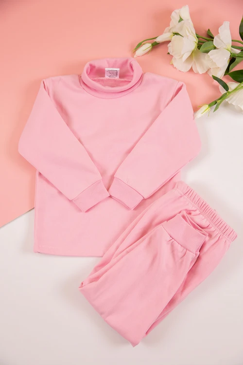 طقم بيجاما بناتي شتوي قطعتين لون وردي بأكمام طويلة و رقبة عالية مع بنطلون طويل بزم