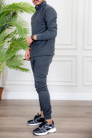 طقم بيجاما رجالي شتوي قطعتين لون رصاصي بياقة عالية و أكمام طويلة