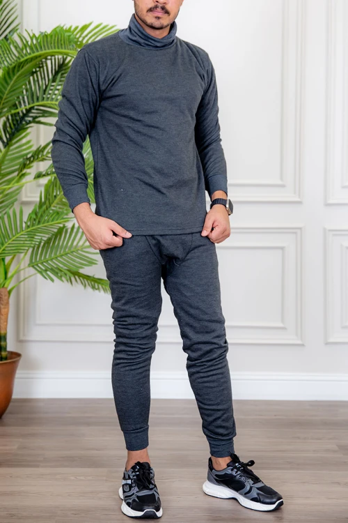 طقم بيجاما رجالي شتوي قطعتين لون رصاصي بياقة عالية و أكمام طويلة