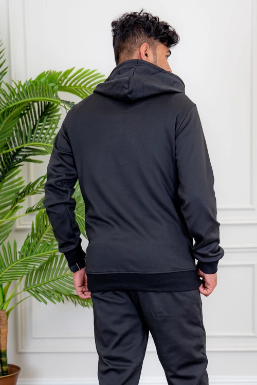 طقم رجالي شتوي قطعتين لون أسود ببلوفر هودي قبعة متصلة و جيوب أمامية