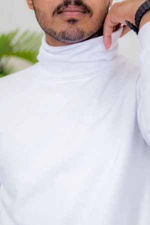 طقم بيجاما رجالي شتوي قطعتين لون أبيض بياقة عالية و أكمام طويلة