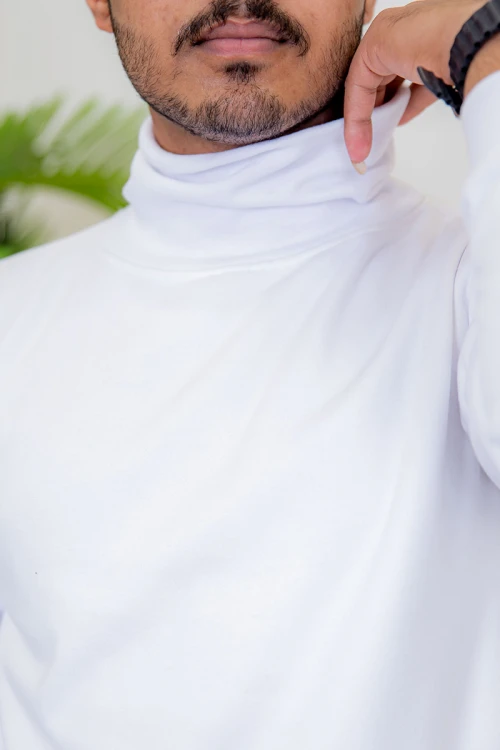 طقم بيجاما رجالي شتوي قطعتين لون أبيض بياقة عالية و أكمام طويلة