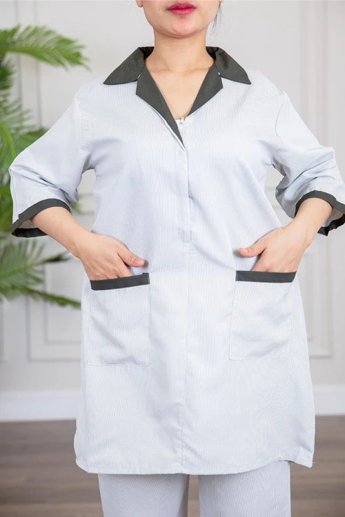 زي عاملة منزلية قطعتين مخطط متعدد الألوان قميص طويل بياقة قصة سبعة و سحاب قصير و جيوب من الأمام