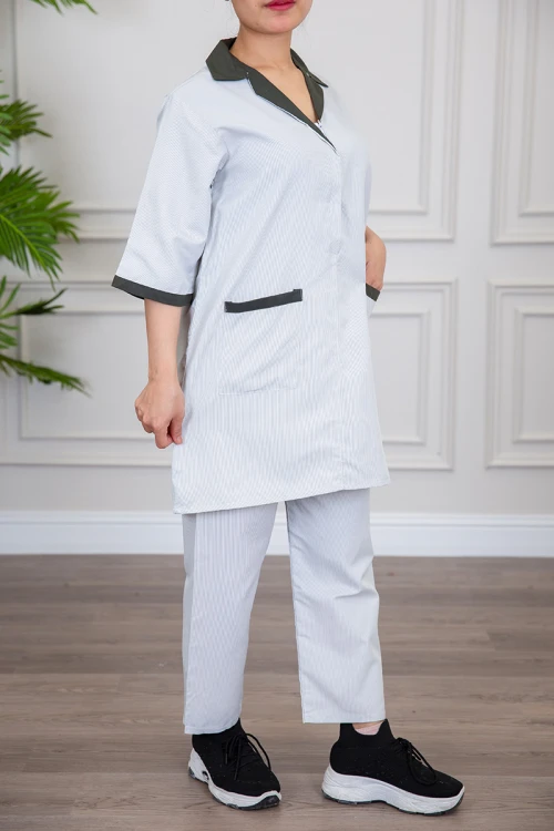 زي عاملة منزلية قطعتين مخطط متعدد الألوان قميص طويل بياقة قصة سبعة و سحاب قصير و جيوب من الأمام