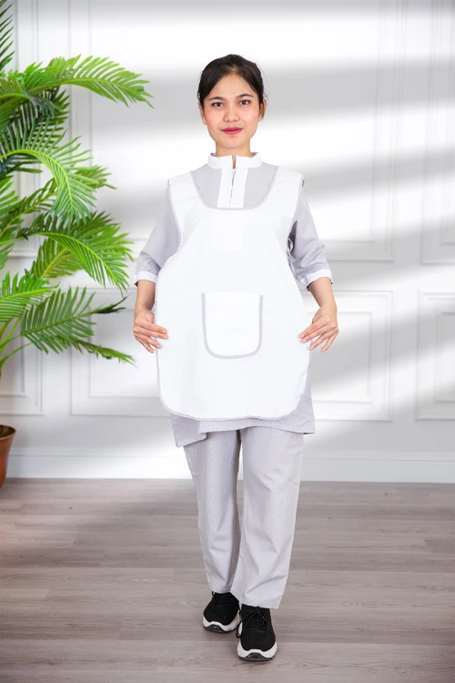 زي عاملة منزلية ثلاث قطع متعدد الألوان قميص طويل بجيوب و سحاب قصير من الأمام مع مريلة بجيب عملي و رباط على الجانبين