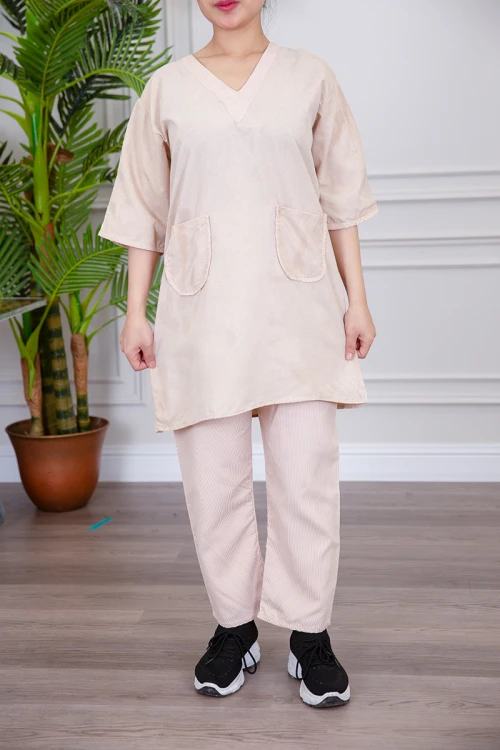 زي عاملة منزلية قطعتين متعدد الألوان قميص طويل بياقة قصة سبعة و بجيوب من الأمام