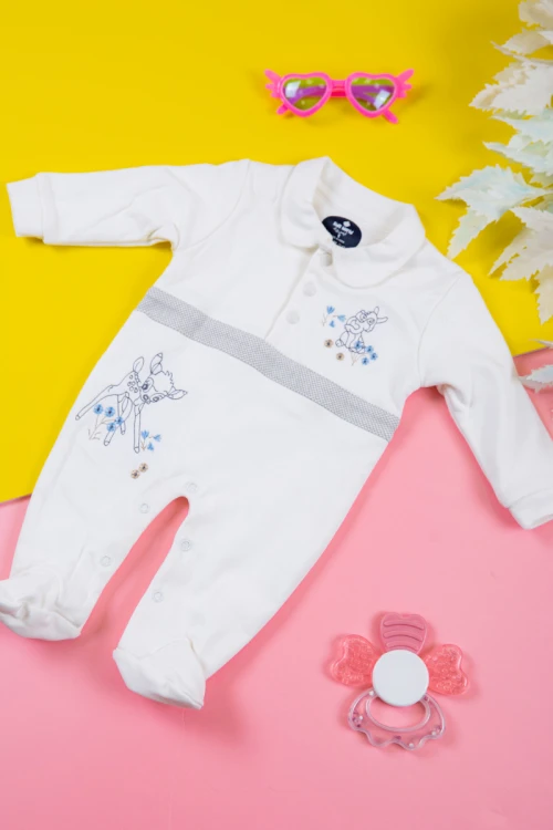 بربتوز بناتي أطفال لون أبيض برسومات من الأمام و أكمام طويلة و بأزرار من الأمام و الأسفل