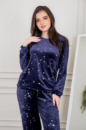 طقم نسائي شتوية قطعتين لون كحلي مزينة بالنجوم ذو أكمام طويلة و بنطلون بزم و رباط من الخصر