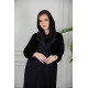 عباية نسائية أنيقة لون أسود بياقة و سديري متصل من القماش المخمل مزين بفصوص باللون الأسود و بجيوب من الأمام مع طرحة
