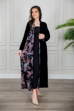 عباية نسائية شتوي أنيقة وجهين دبل فيس وجه سادة من قماش المخمل و وجه قماش كشميري كامل مع طرحة