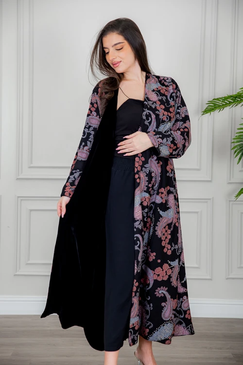 عباية نسائية شتوي أنيقة وجهين دبل فيس وجه سادة من قماش المخمل و وجه قماش كشميري كامل مع طرحة