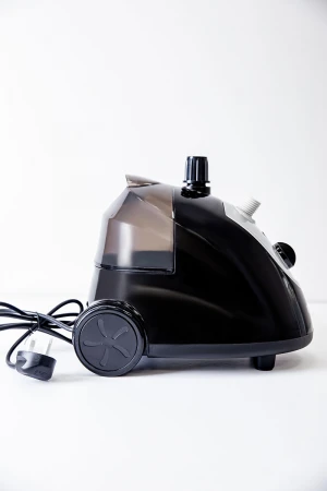 مكواة ملابس بخار عامودية  لون أسود 1800 واط مع ملحقاتها 