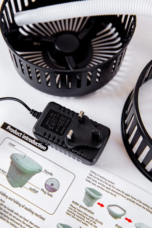 غسالة ملابس متنقلة صغيرة متعددة الألوان قابلة للطي