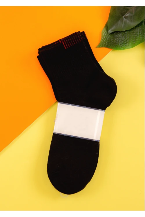 جوارب رجالية وسط لون أسود عدد 3 قطع بخيوط باللون الأحمر من الأعلى