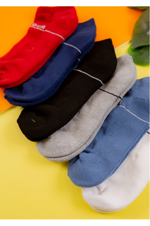 جوارب رجالية قصيرة متعددة الألوان عدد 6 قطع بكتابات