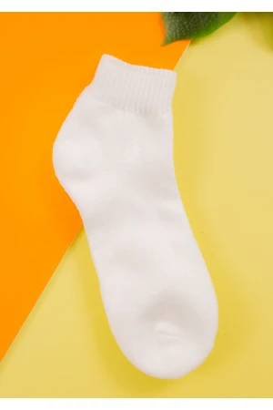 جوارب رجالية وسط لون أبيض سادة عدد 3 قطع 