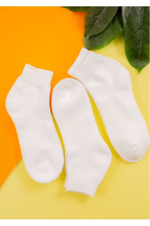 جوارب رجالية وسط لون أبيض سادة عدد 3 قطع