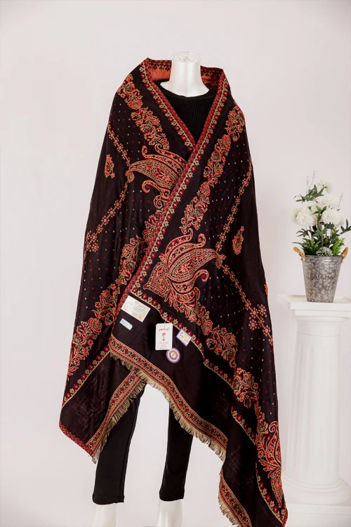 شال كشميري نسائي لون أسود بنقوش باللون الأحمر و البيج