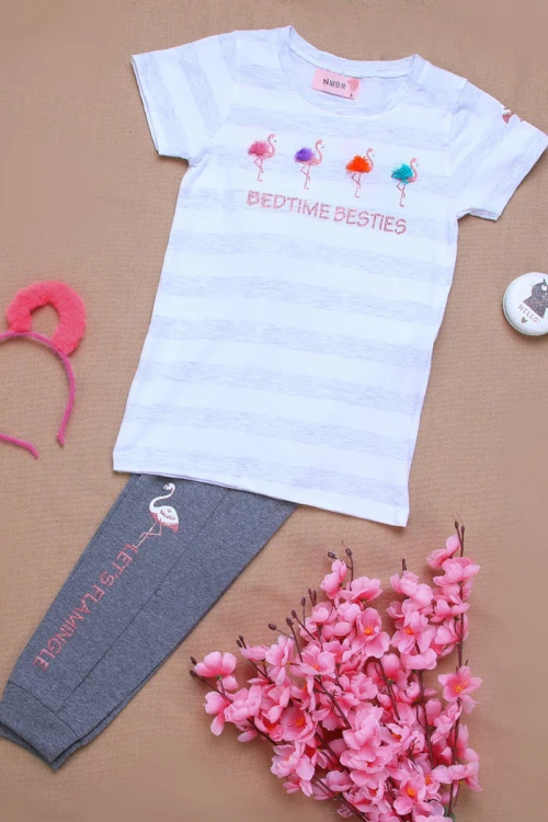 بجاما بنطلون طويل مع تيشيرت مقلم