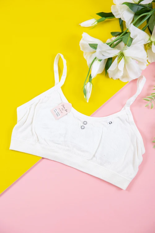 صدرية نسائي سبورت متعددة الألوان مزينة بأزرار من الأمام