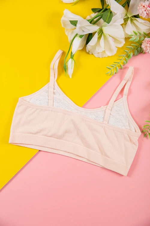 صدرية نسائي سبورت متعددة الألوان مزينة بأزرار من الأمام