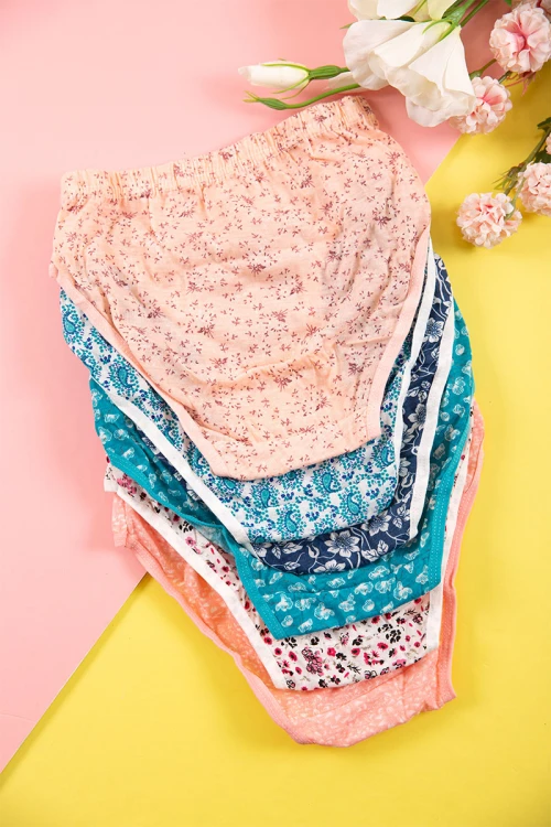 طقم سراويل داخلية نسائي مزينة بطبعات و بخصر مطاطي  6 قطع