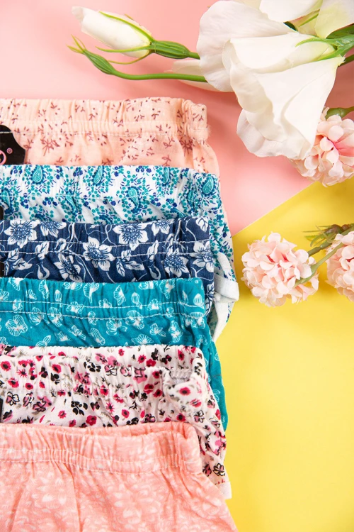 طقم سراويل داخلية نسائي مزينة بطبعات و بخصر مطاطي  6 قطع