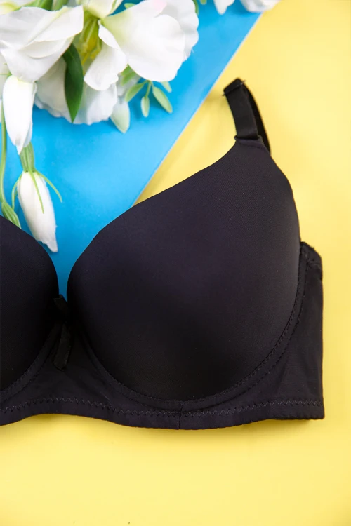 صدرية نسائي مبطنة لون أسود بأحزمة قابلة للتعديل من الخلف