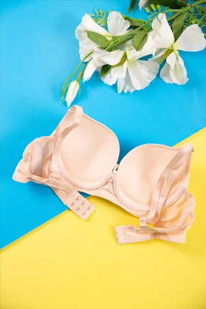 صدرية نسائي مبطنة لون بيج فاتح بأحزمة قابلة للتعديل من الخلف  