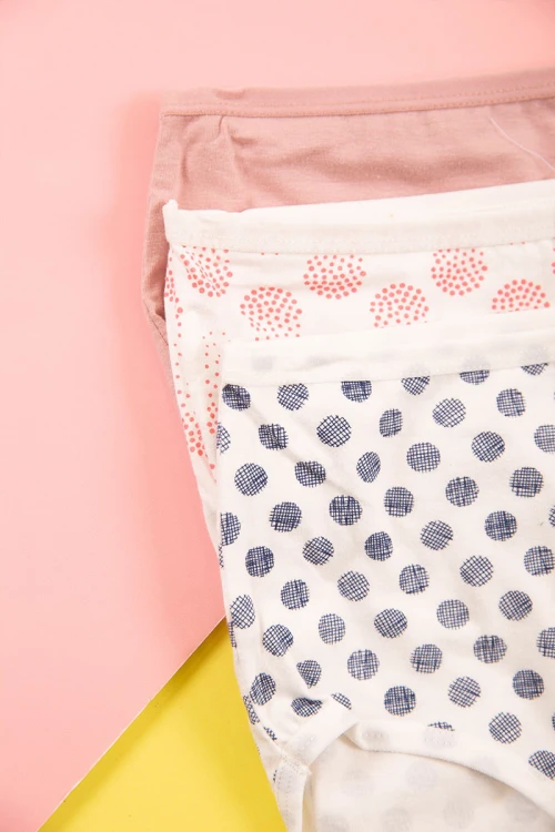 طقم سراويل داخلية نسائية مزينة بطبعات 3 قطع