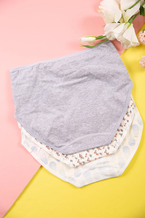 طقم سراويل داخلية نسائية مزينة بطبعات 3 قطع