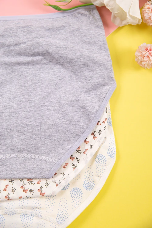 طقم سراويل داخلية نسائية مزينة بطبعات 3 قطع