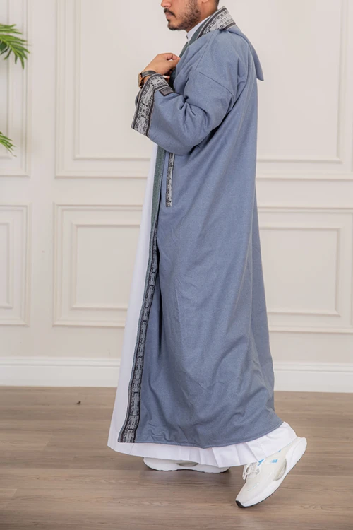 فروه شتوي رجالي وجهين دبل فيس بقبعة و جيوب من الأمام بتصميم تراثي