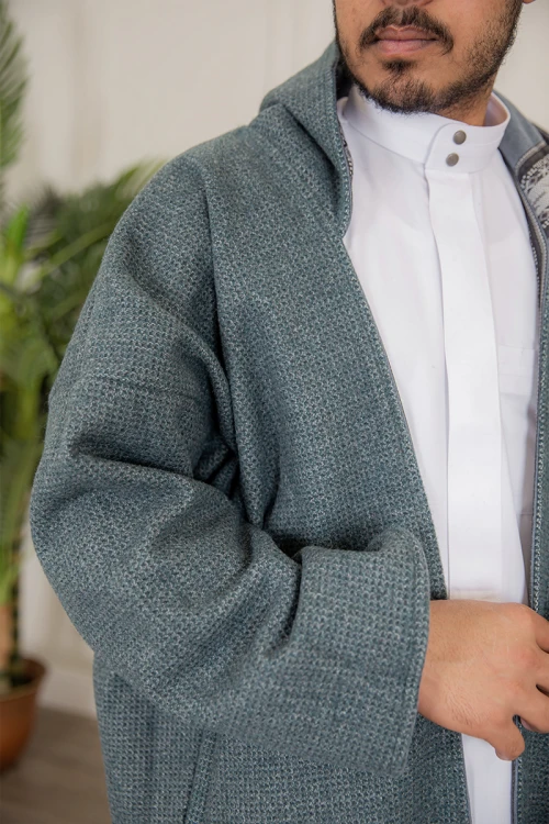 فروه شتوي رجالي وجهين دبل فيس بقبعة و جيوب من الأمام بتصميم تراثي