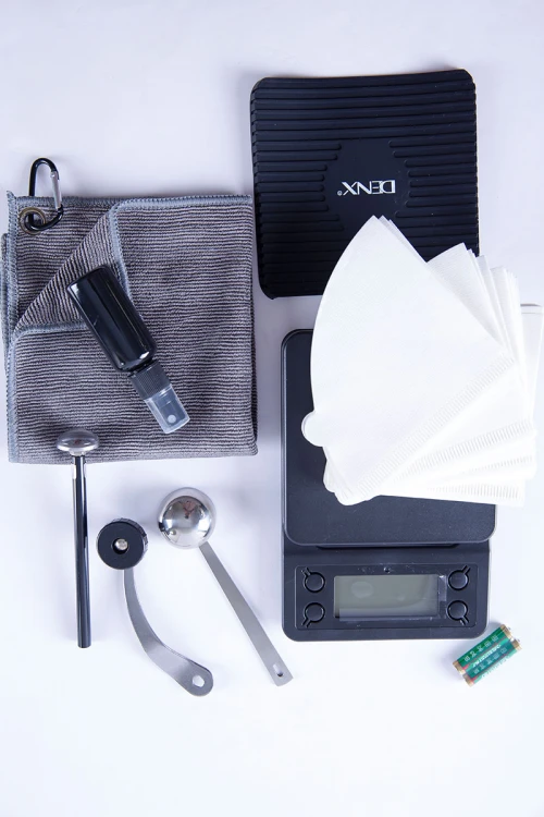 شنطة قهوة 12 قطعة لون أسود