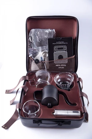 شنطة قهوة 12 قطعة لون أسود