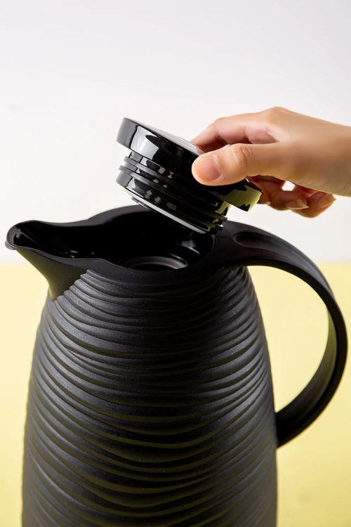 ترمس قهوة أو شاي لون أسود مموج حافظ للحرارة بسعة 2 لتر