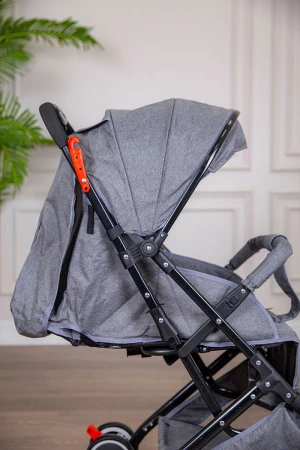 عربة أطفال خفيفة الوزن لون رمادي قابلة للطي و التعديل مع سلة تخزين مريحة 