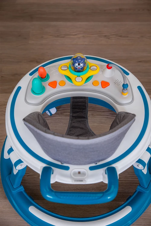 مشاية أطفال متعددة الألوان قابلة للطي و مضادة للإنزلاق مع لوح ألعاب