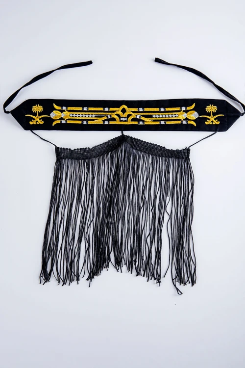 برقع نسائي لون أسود ليوم التأسيس بتطريز باللون الذهبي من الأعلى و بخيط من الأمام