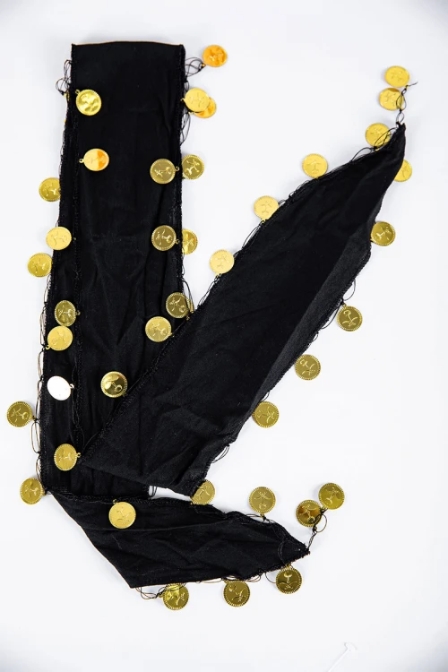 حزام أو ربطة شعر تراثية لون أسود مزينة بجنيهات ذهبية